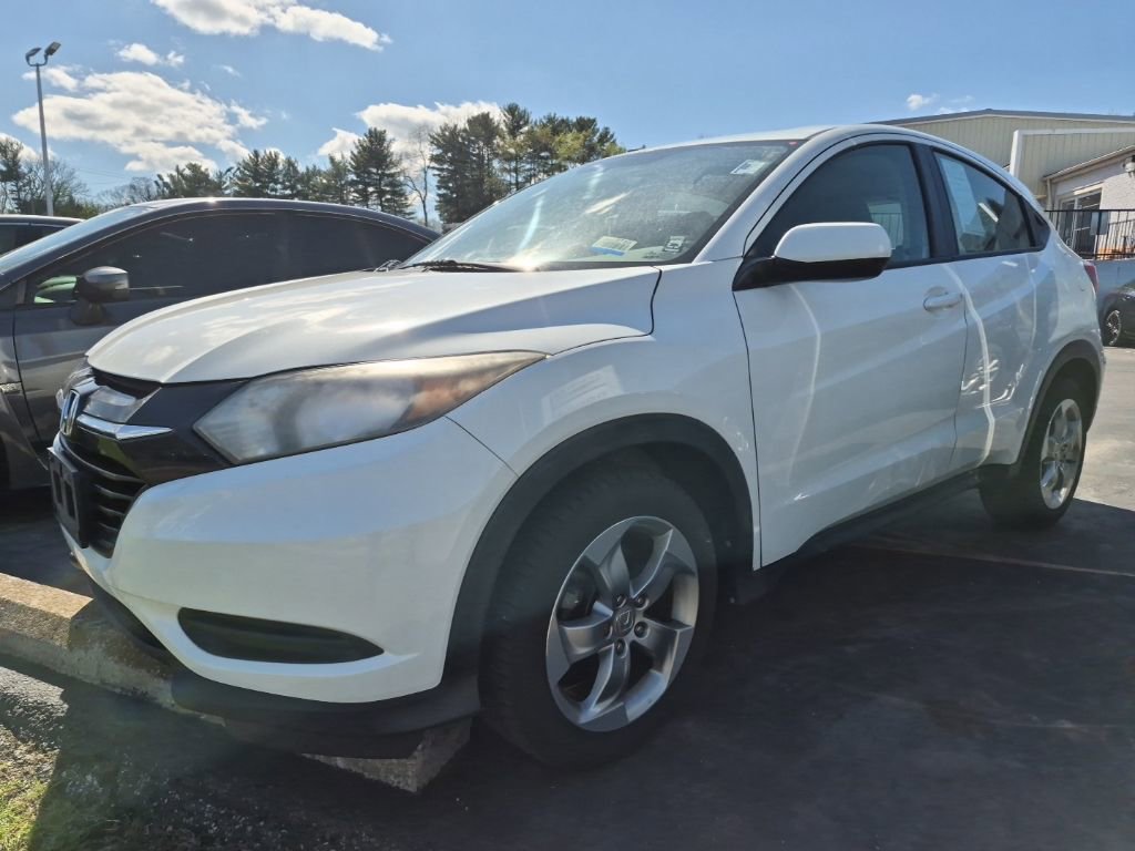 Used 2017 Honda HR-V LX image 2
