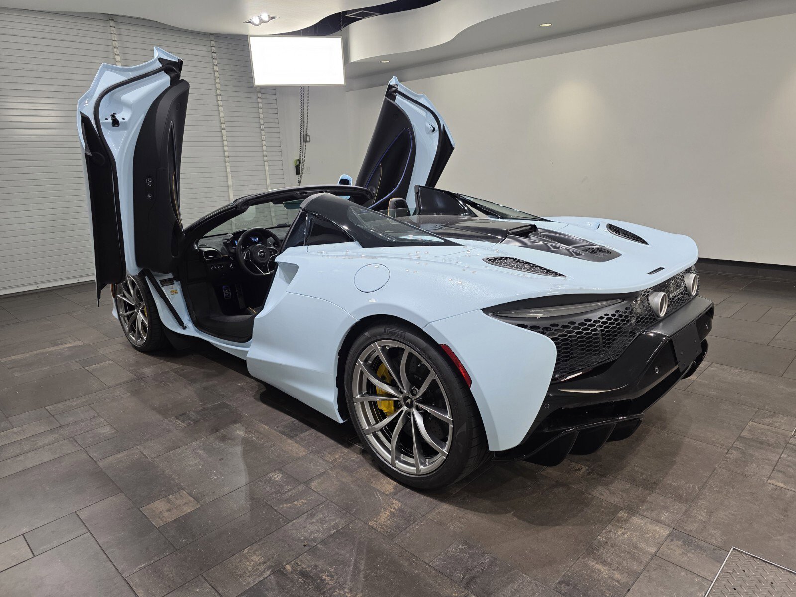 New 2026 McLaren Artura Spider RWD image 26