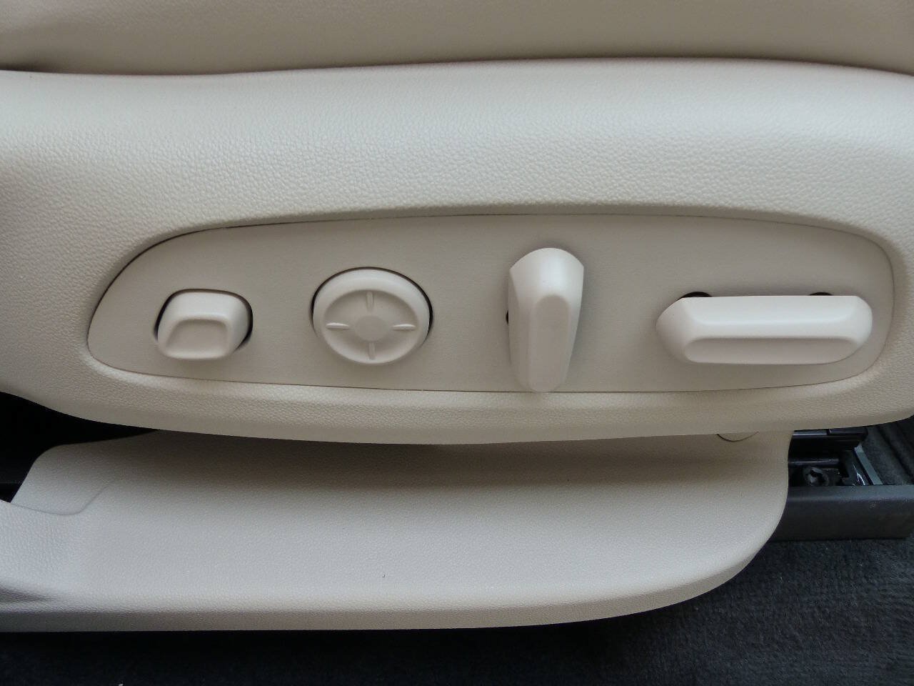 Used 2022 Buick Enclave Premium w/ Surround and Sites Package FWD image 53