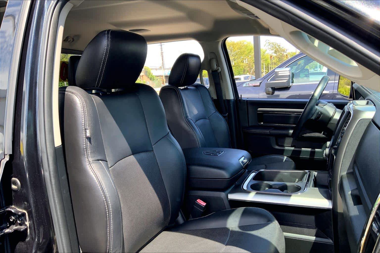 Used 2016 RAM 1500 Sport w/ Black Ram 1500 Sport Group AWD/4WD image 8