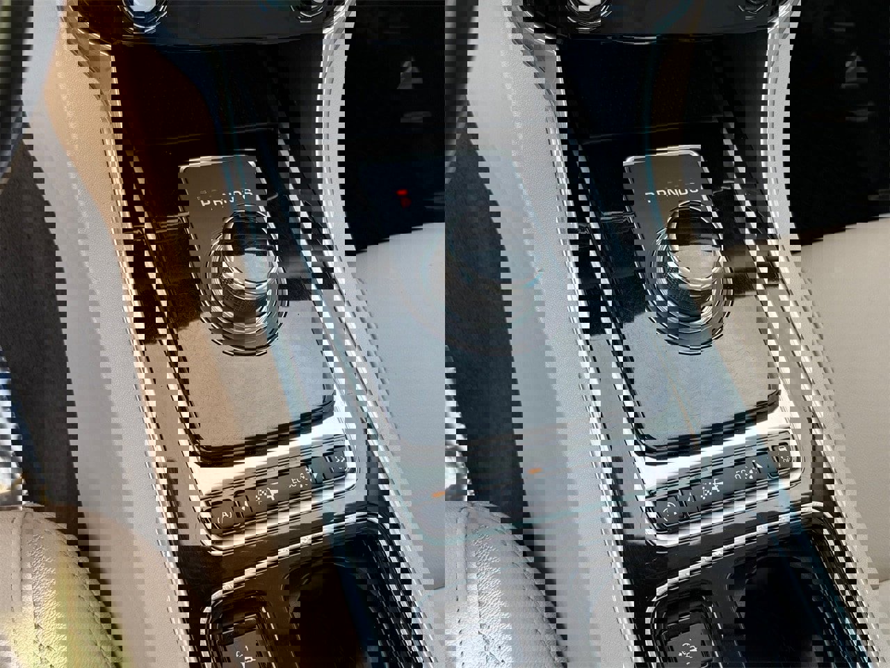 Used 2017 Jaguar XF Premium image 24