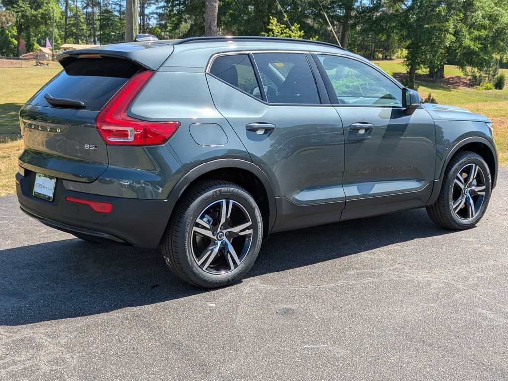 New 2026 Volvo XC40 B5 Core AWD/4WD image 4