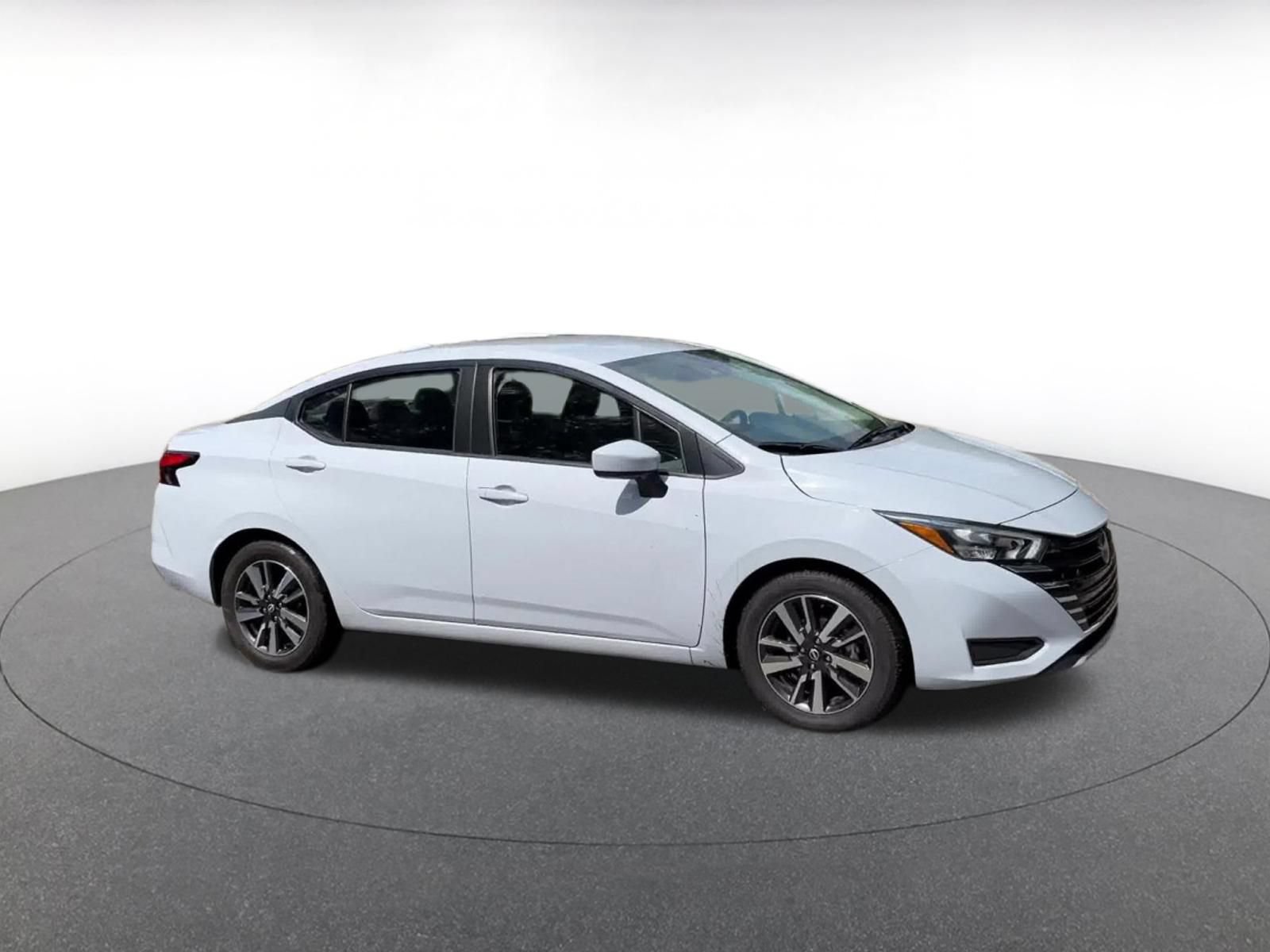 Used 2025 Nissan Versa SV FWD video 2