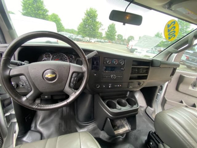 Used 2022 Chevrolet Express 3500 Extended w/ Driver Convenience Package RWD image 16