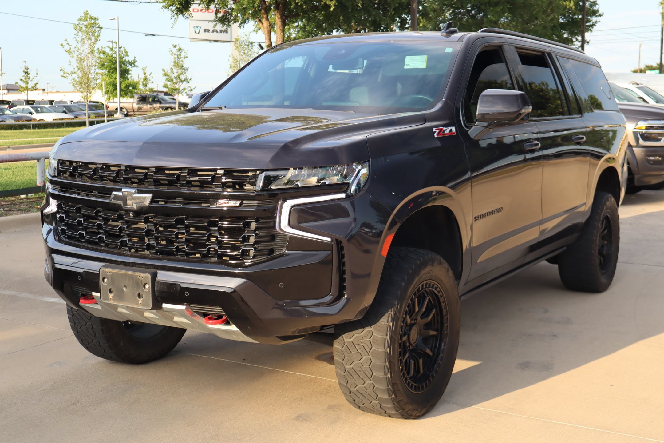 Used 2023 Chevrolet Suburban Z71 w/ Off-Road Capability Package AWD/4WD image 8