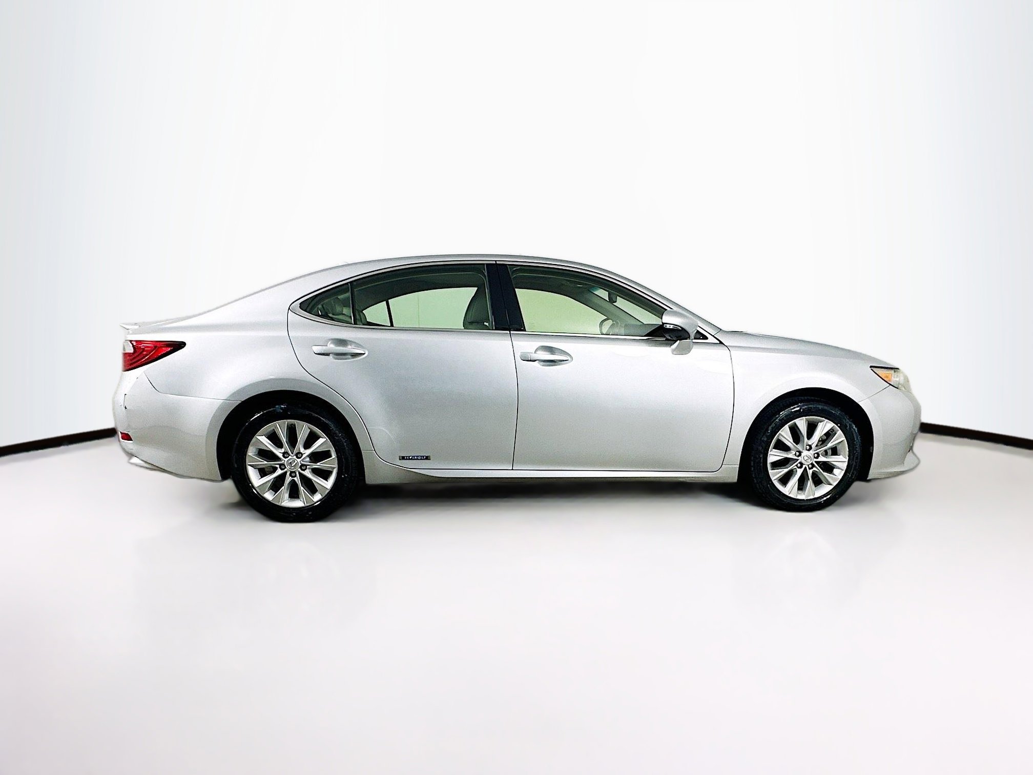Used 2013 Lexus ES 300h w/ Luxury Pkg FWD image 10