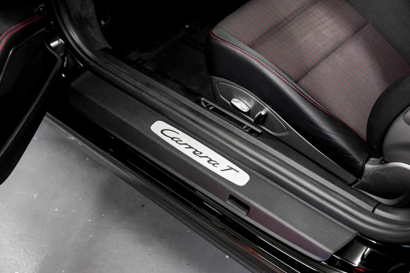 Used 2019 Porsche 911 Carrera T RWD image 22
