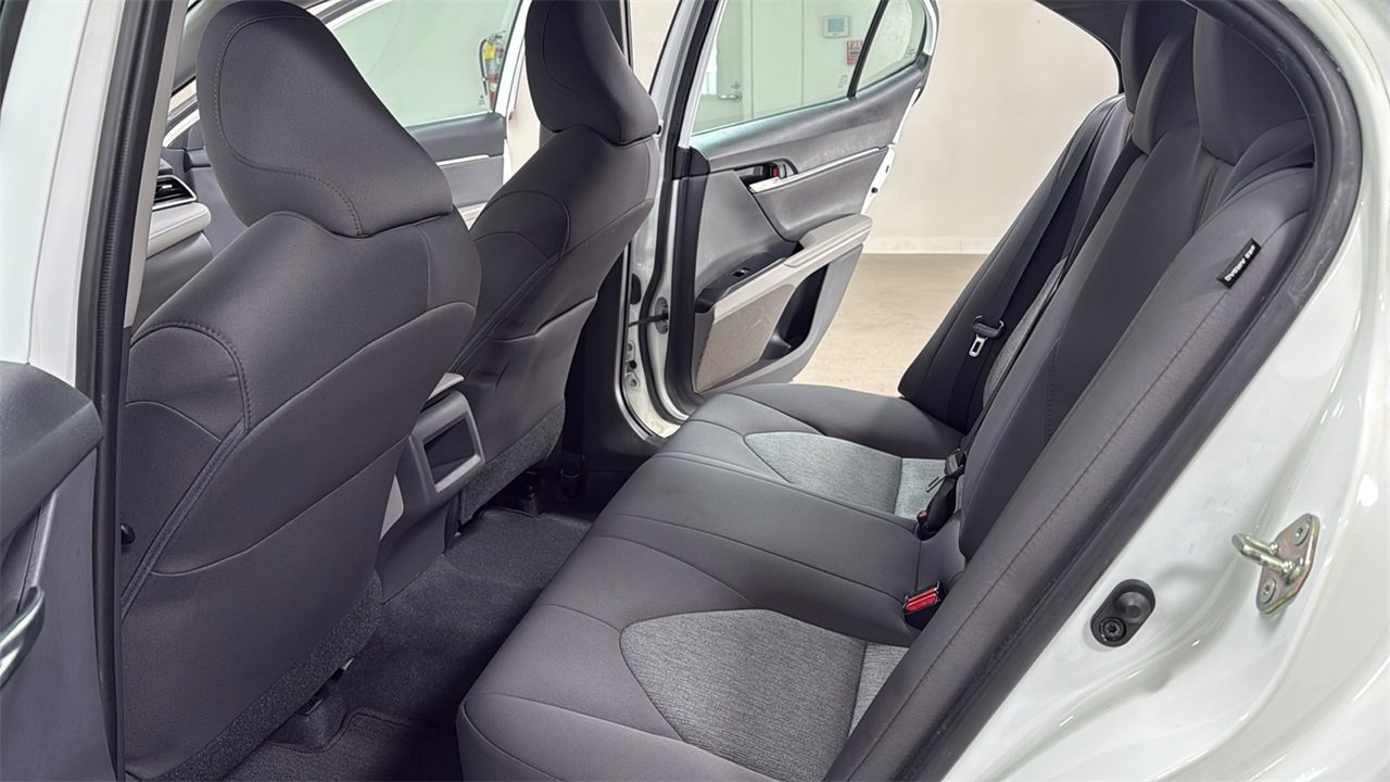 Certified 2020 Toyota Camry LE image 15
