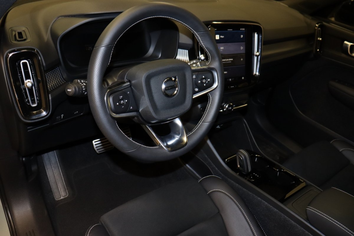 Used 2021 Volvo XC40 P8 Recharge AWD/4WD image 11