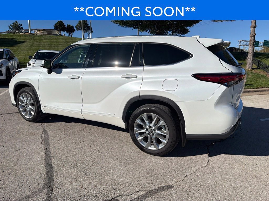 Used 2022 Toyota Highlander Limited AWD/4WD image 10