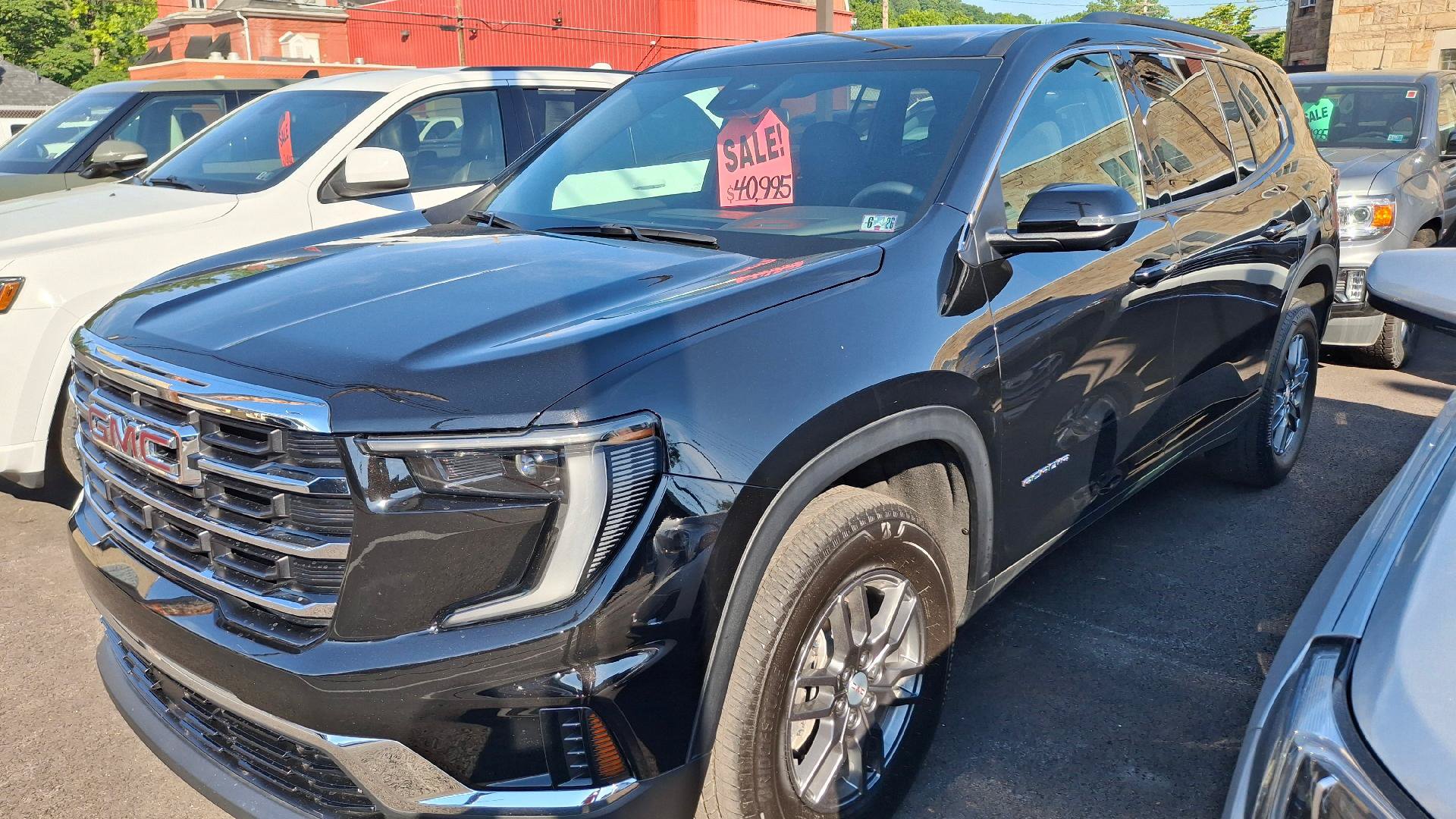 Used 2025 GMC Acadia Elevation AWD/4WD image 3