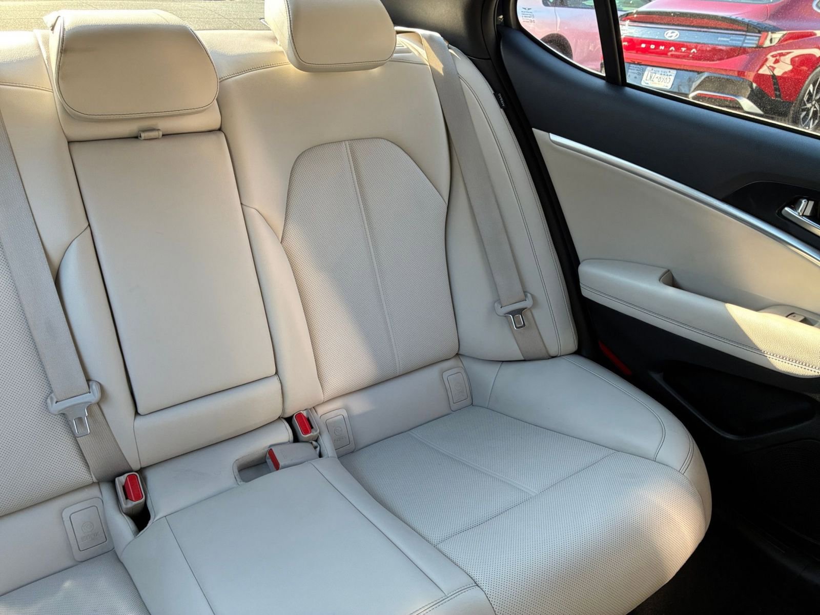 Used 2025 Genesis G70 2.5T image 37