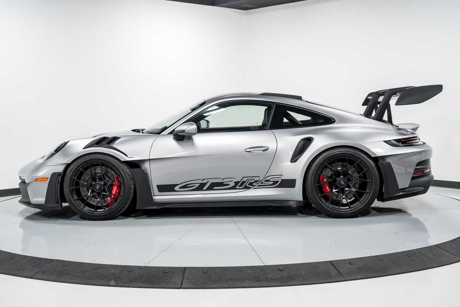 Used 2025 Porsche 911 GT3 RS RWD image 6