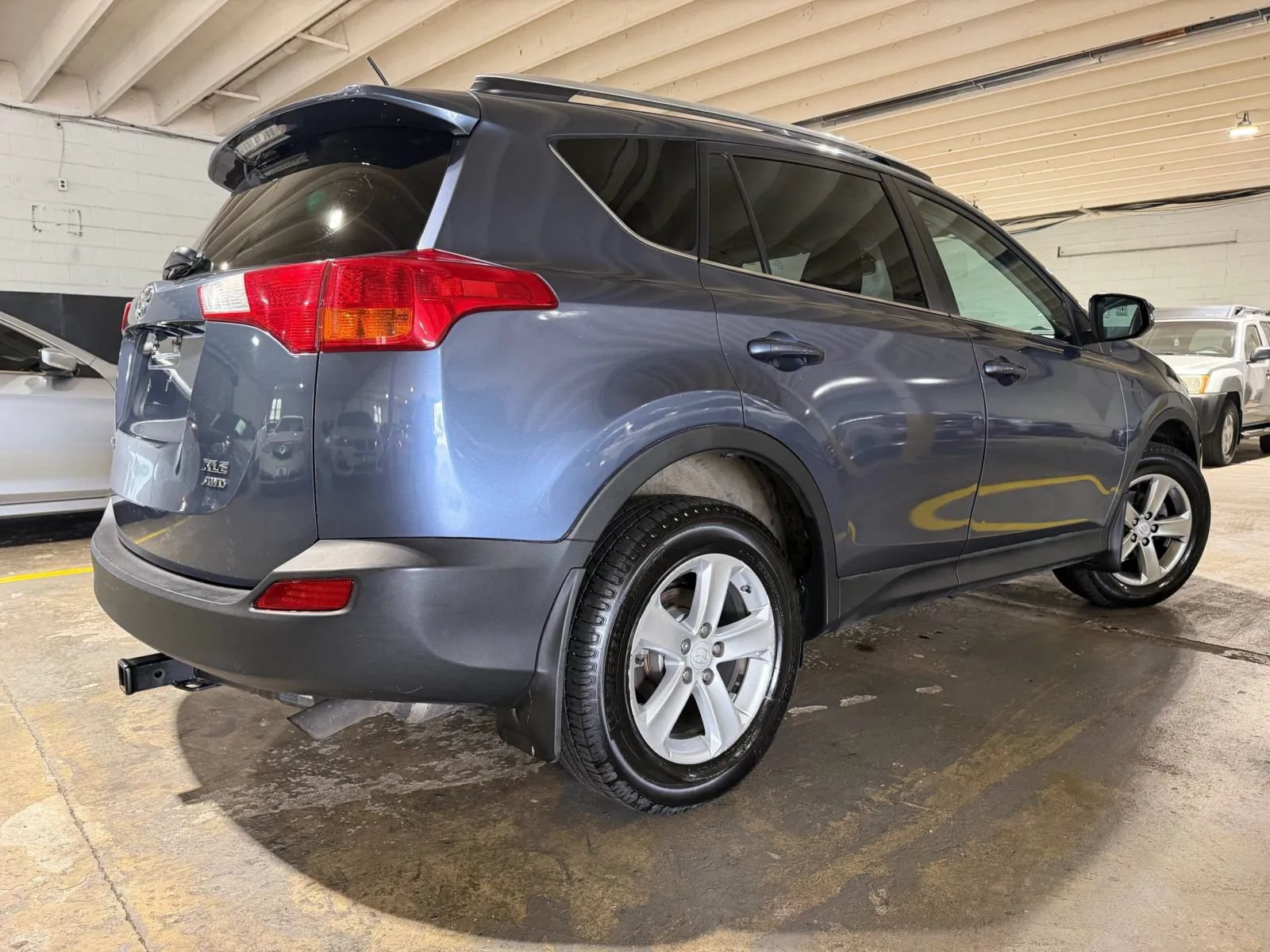 Used 2014 Toyota RAV4 XLE AWD/4WD image 4