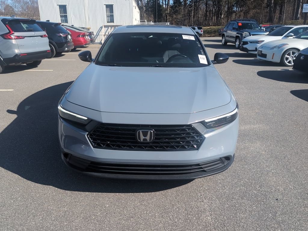 Used 2023 Honda Accord Sport image 3