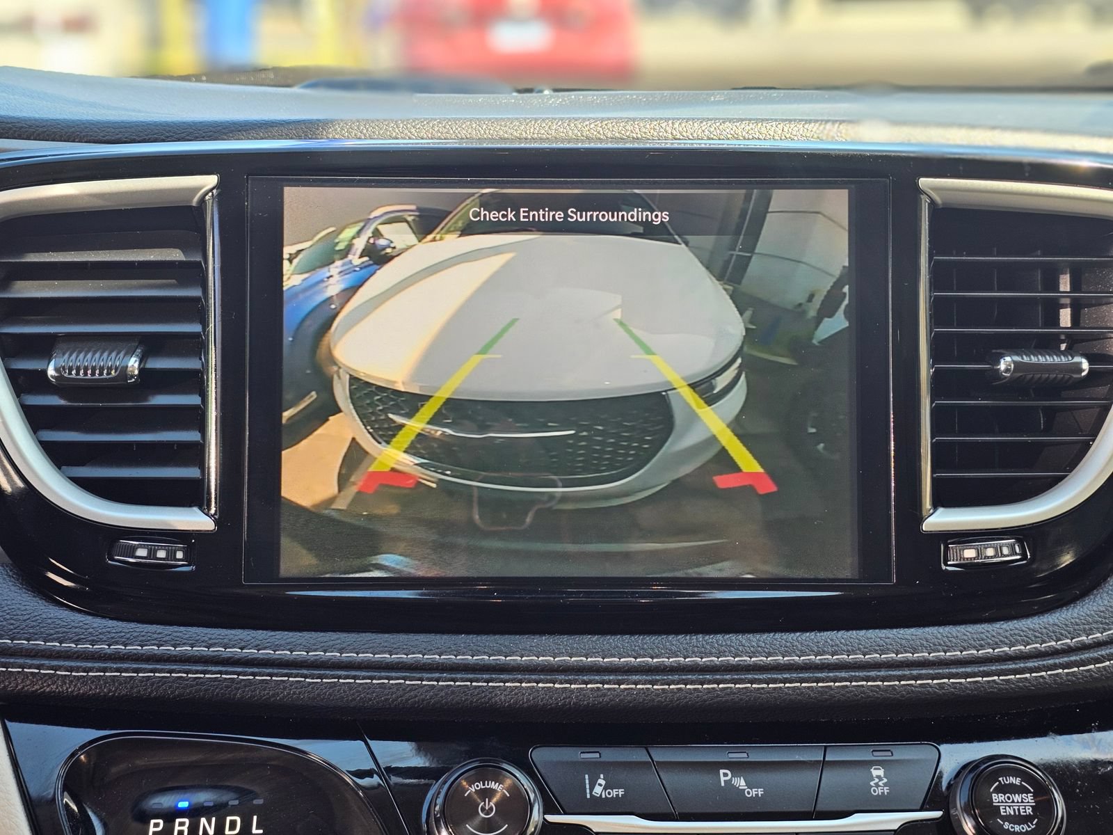 Used 2024 Chrysler Pacifica Limited FWD image 14