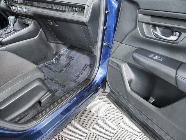 Used 2023 Honda CR-V LX image 24