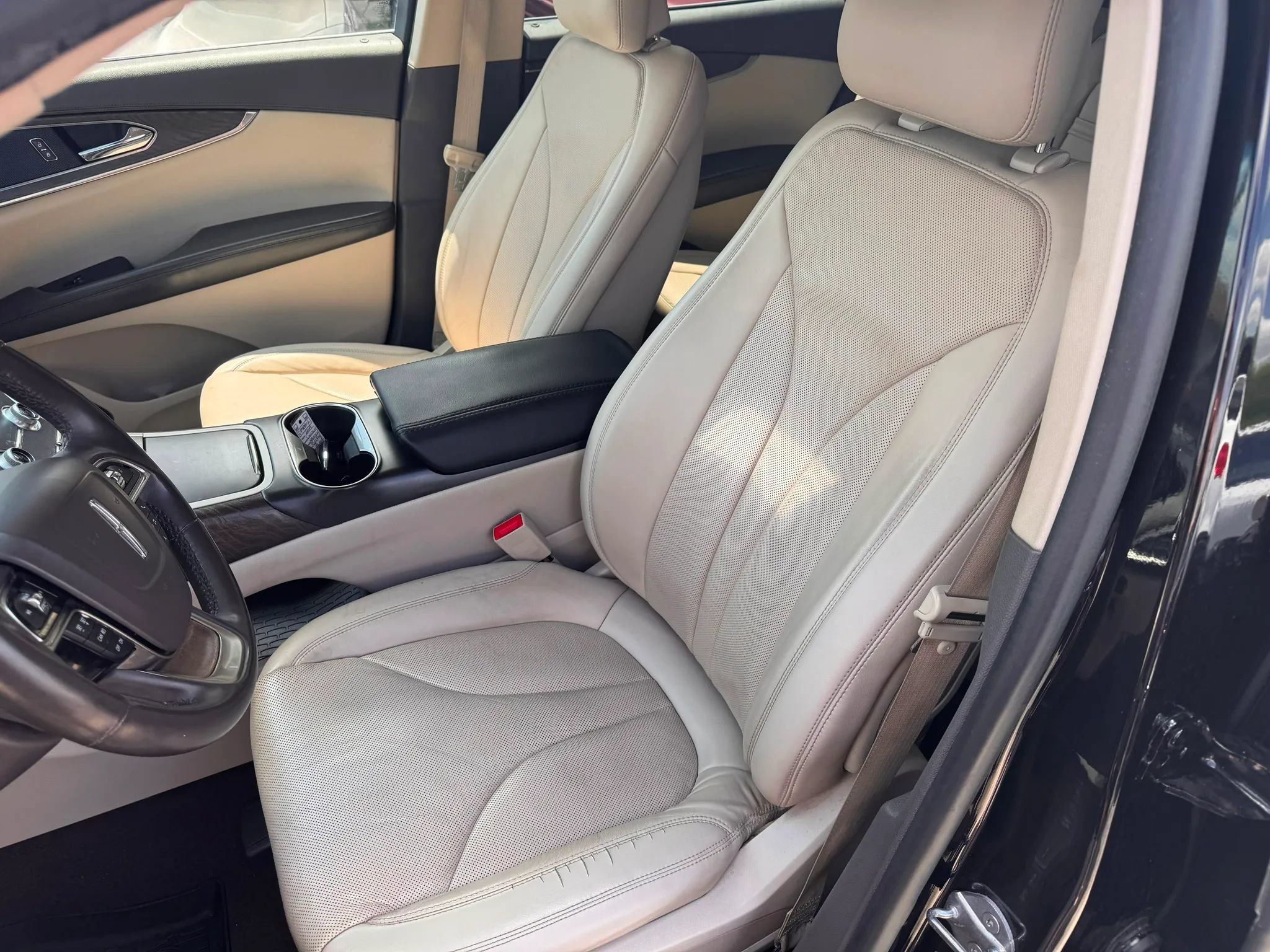 Used 2019 Lincoln Nautilus Reserve AWD/4WD image 12