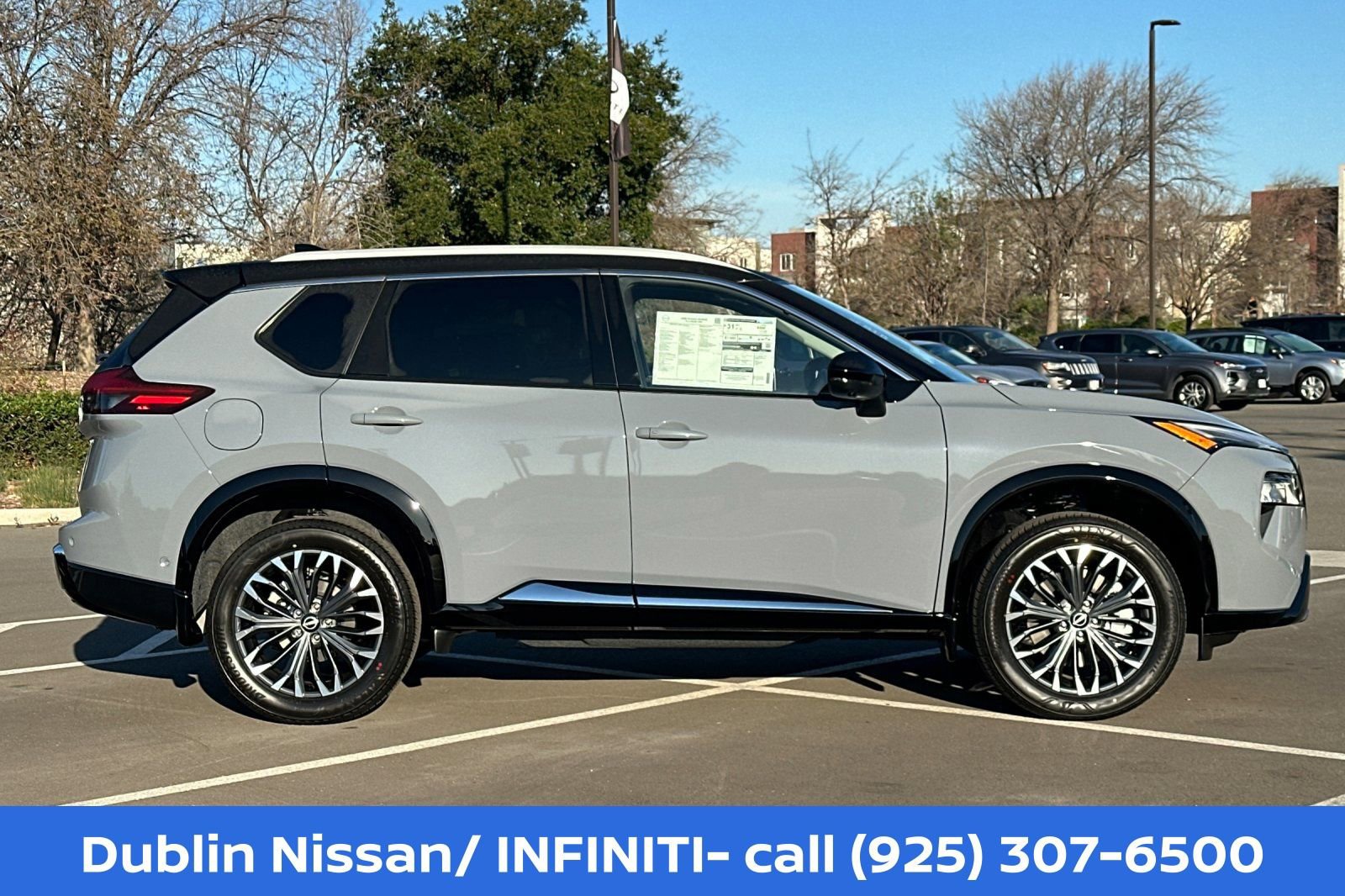 New 2026 Nissan Rogue Platinum w/ Tech Package AWD/4WD image 3