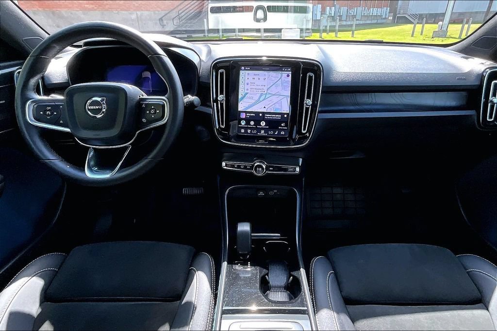 Certified 2023 Volvo C40 P8 Recharge Ultimate w/ Protection Package Premier AWD/4WD image 19