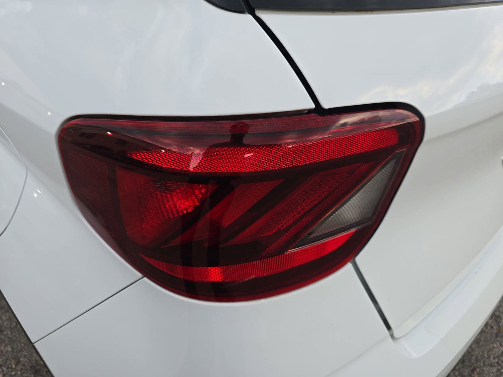 Used 2022 Hyundai Venue SEL w/ Cargo Package FWD image 37