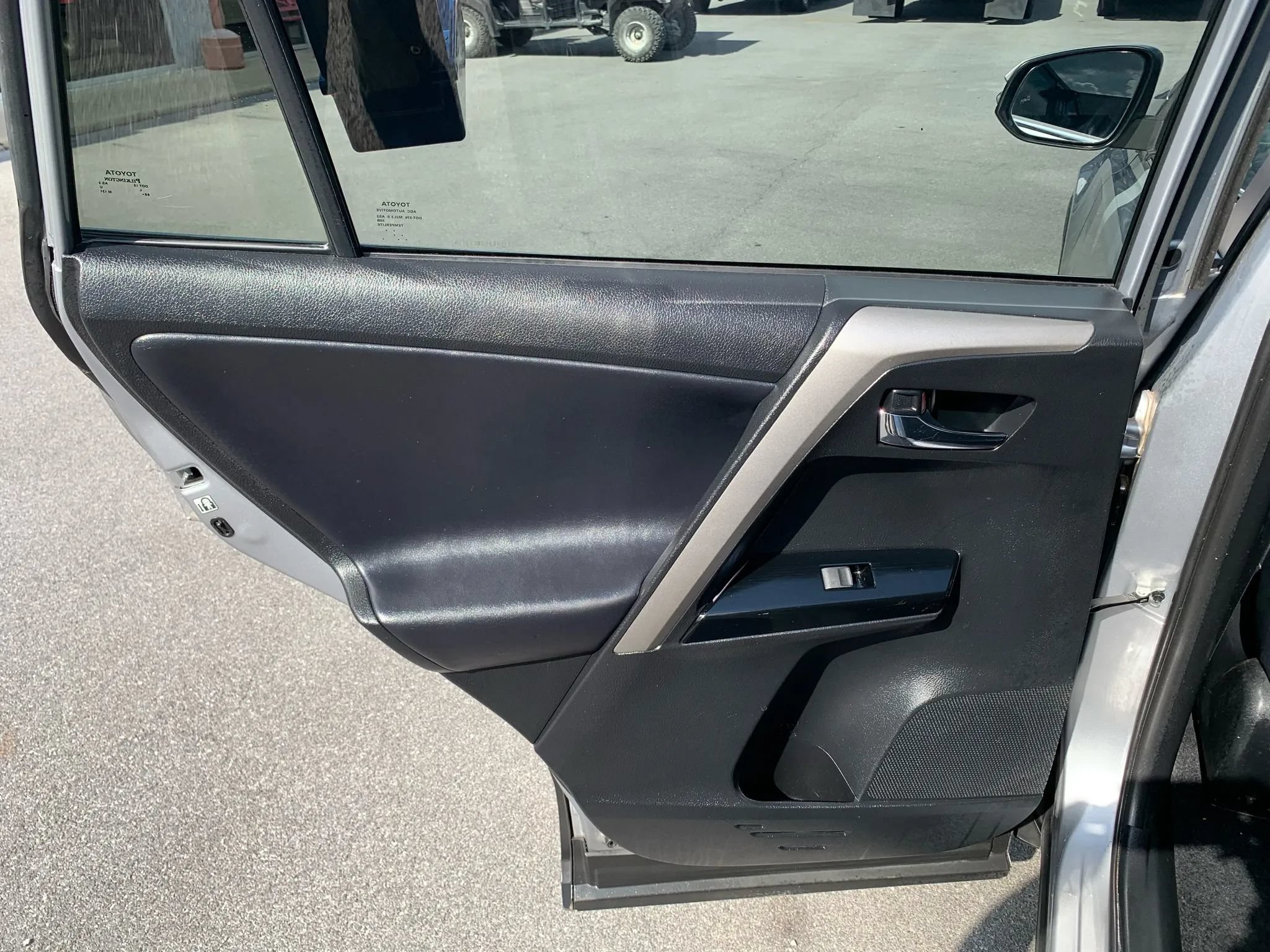 Used 2016 Toyota RAV4 Limited FWD image 29