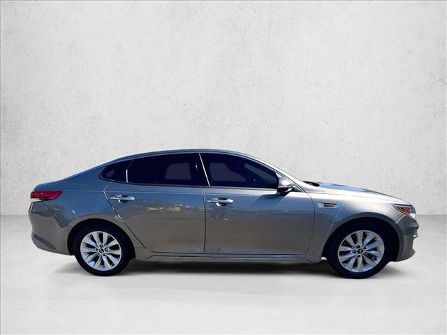 Used 2018 Kia Optima EX w/ Premium Package FWD image 5