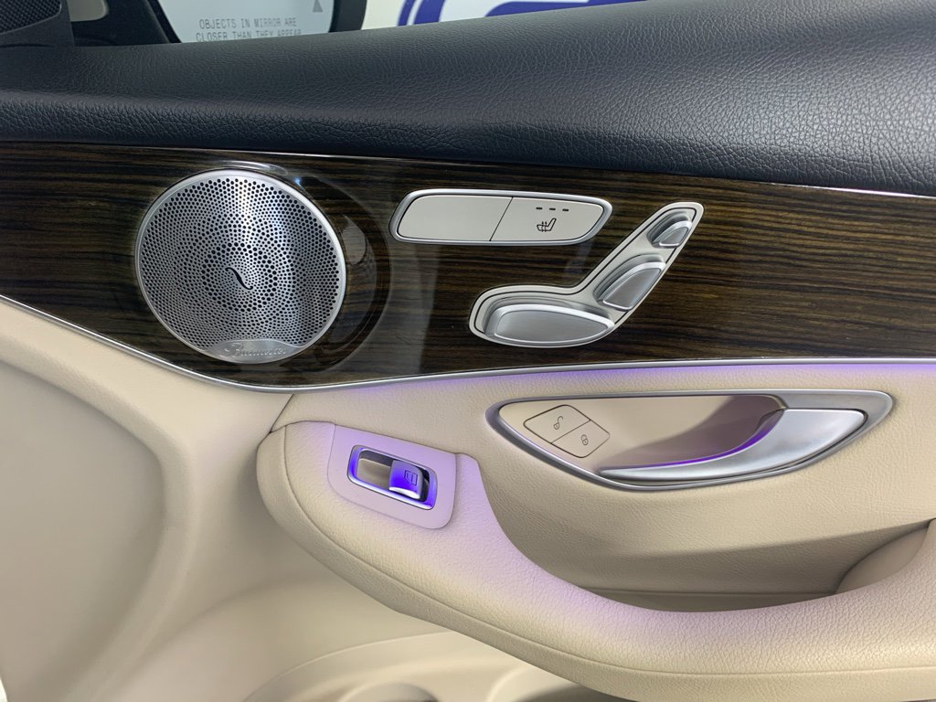 Used 2020 Mercedes-Benz GLC 300 4MATIC w/ Parking Assistance Package image 43