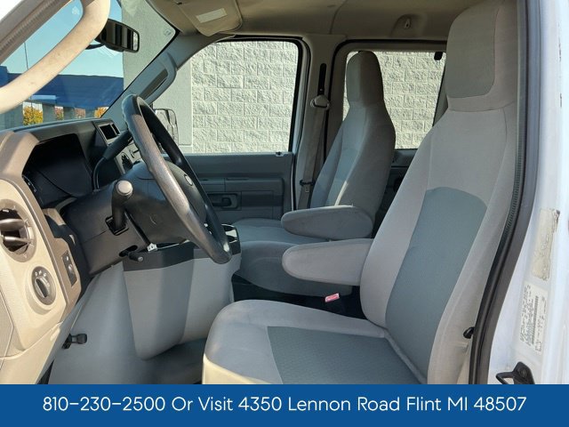 Used 2014 Ford E-150 and Econoline 150 Wagon RWD image 15