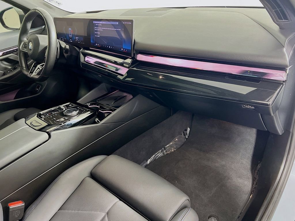 Used 2024 BMW 540i xDrive w/ Premium Package AWD/4WD image 30