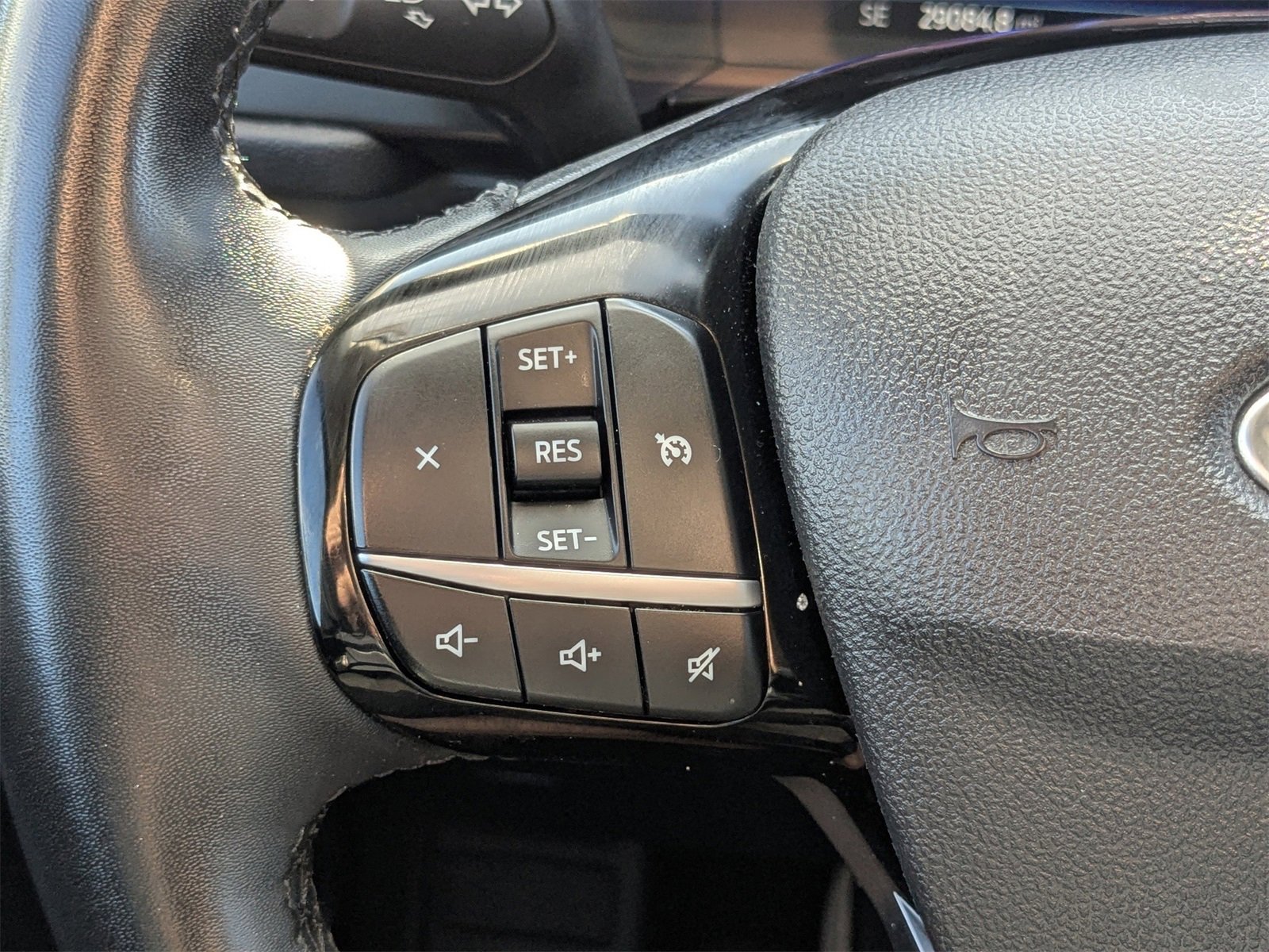 Used 2022 Ford Escape SEL w/ Technology Package image 28