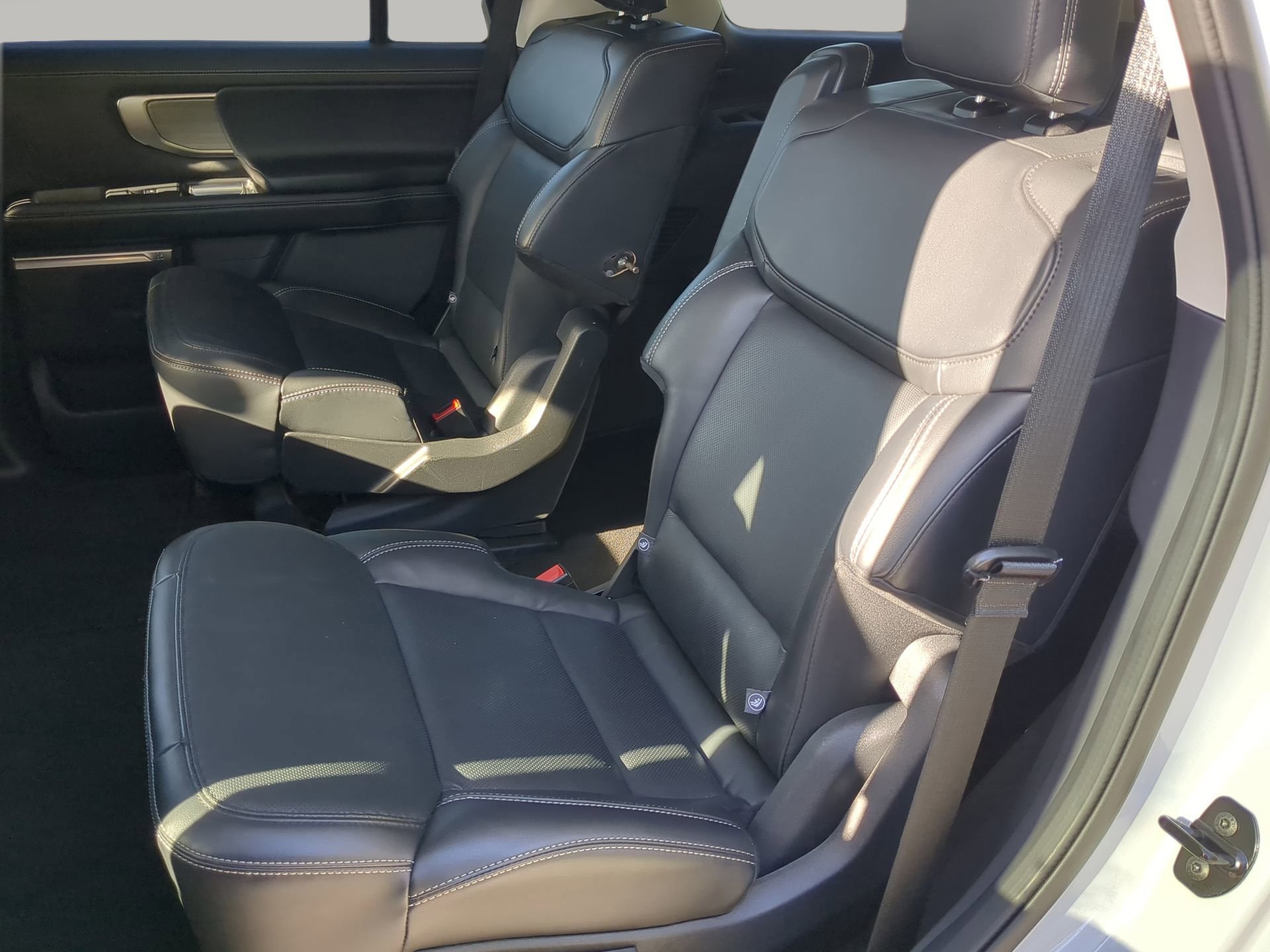 Certified 2025 Ford Expedition Platinum image 46