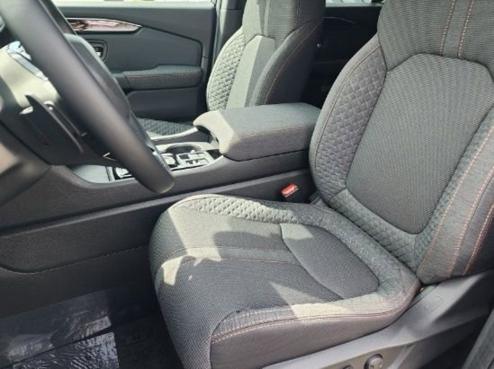 Used 2025 Honda Pilot Sport image 8
