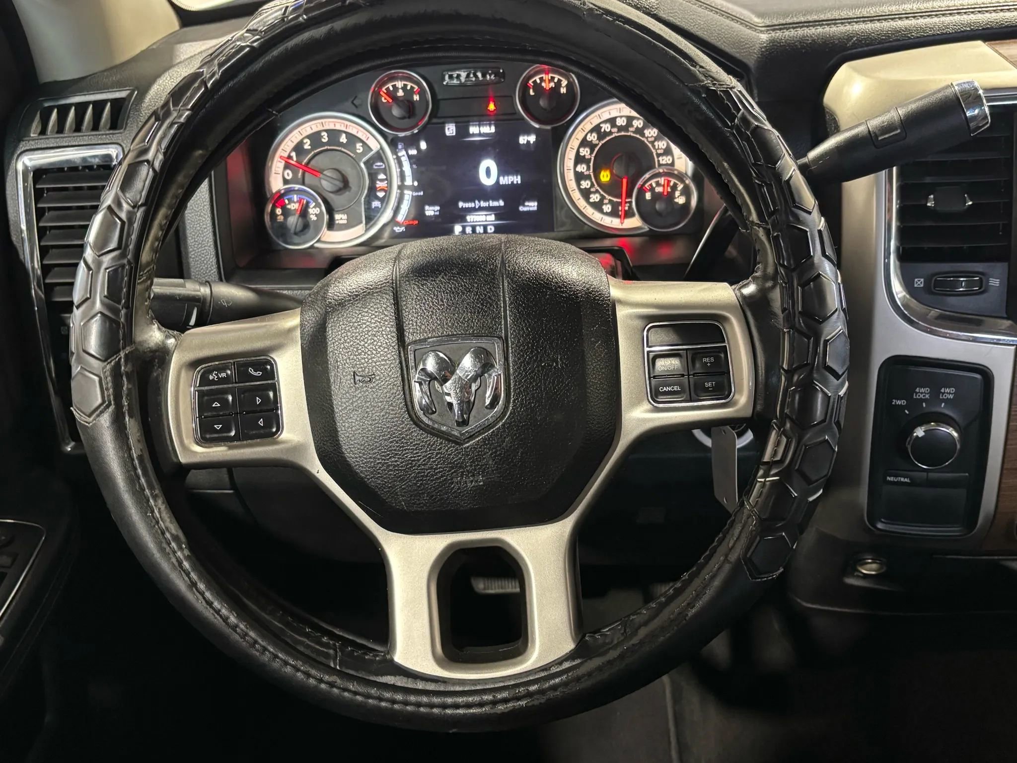 Used 2014 RAM 2500 Laramie AWD/4WD image 11