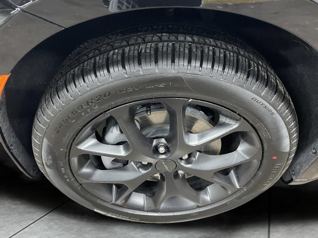 New 2027 Chrysler Pacifica Limited AWD/4WD image 20