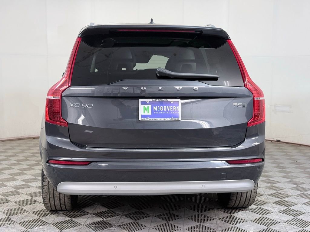 Used 2022 Volvo XC90 T5 Momentum w/ Climate Package image 5