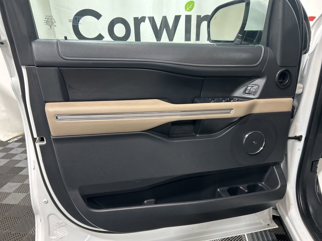 Used 2023 Ford Expedition Limited image 21