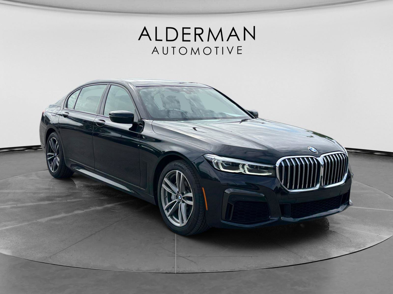 Used 2022 BMW 740i xDrive w/ M Sport Package AWD/4WD image 7