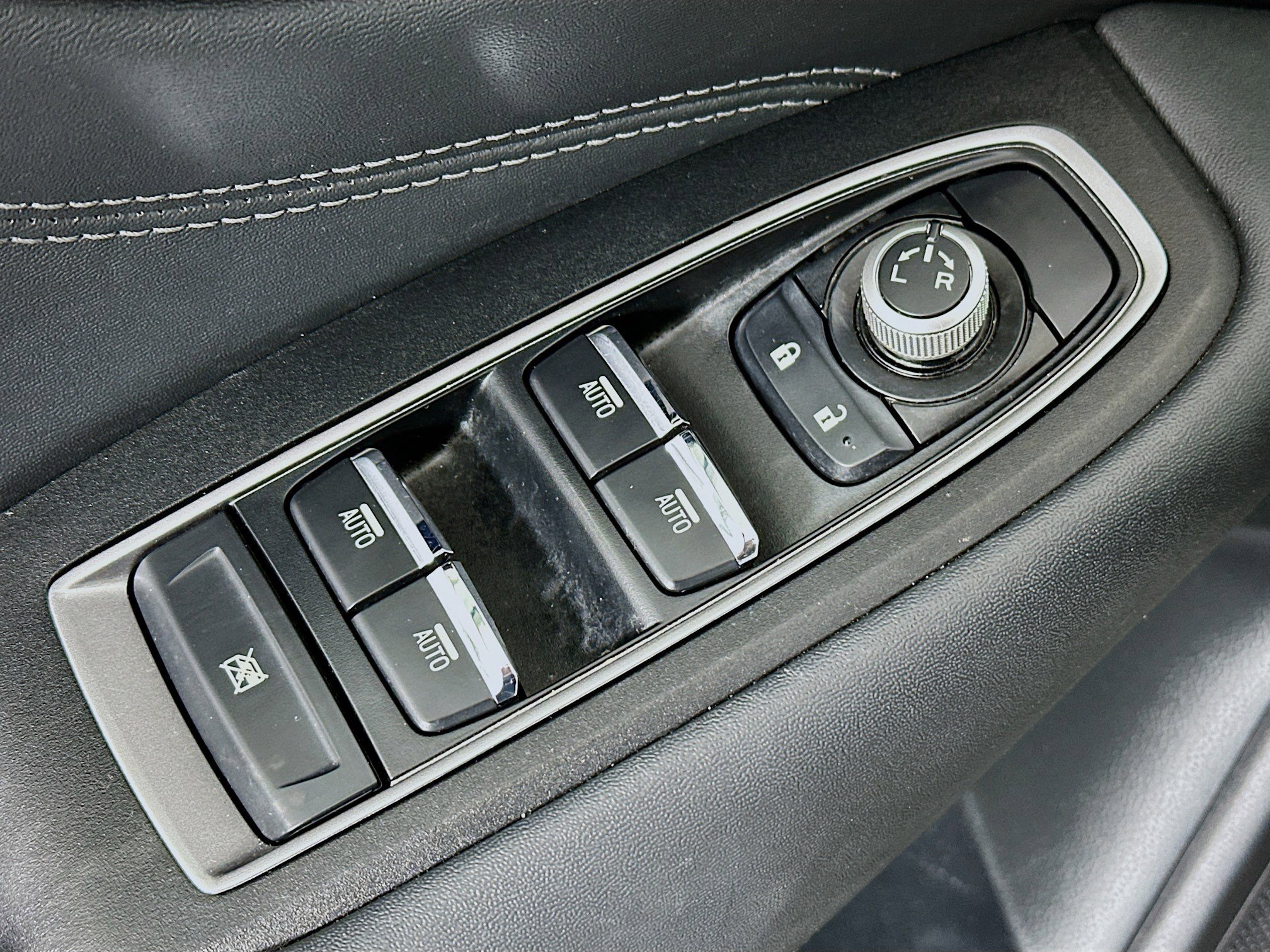 Used 2022 Subaru Outback Limited image 15