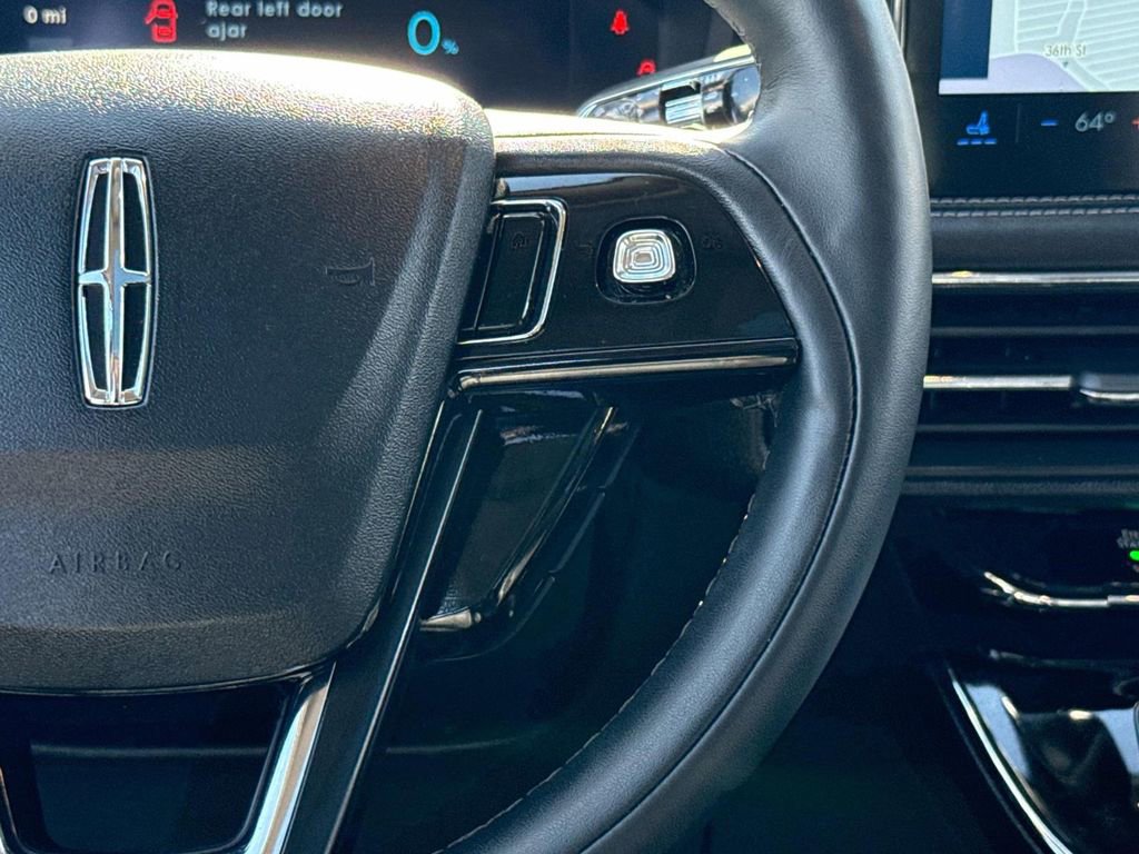 Used 2025 Lincoln Corsair Grand Touring w/ Equipment Group 301A image 17