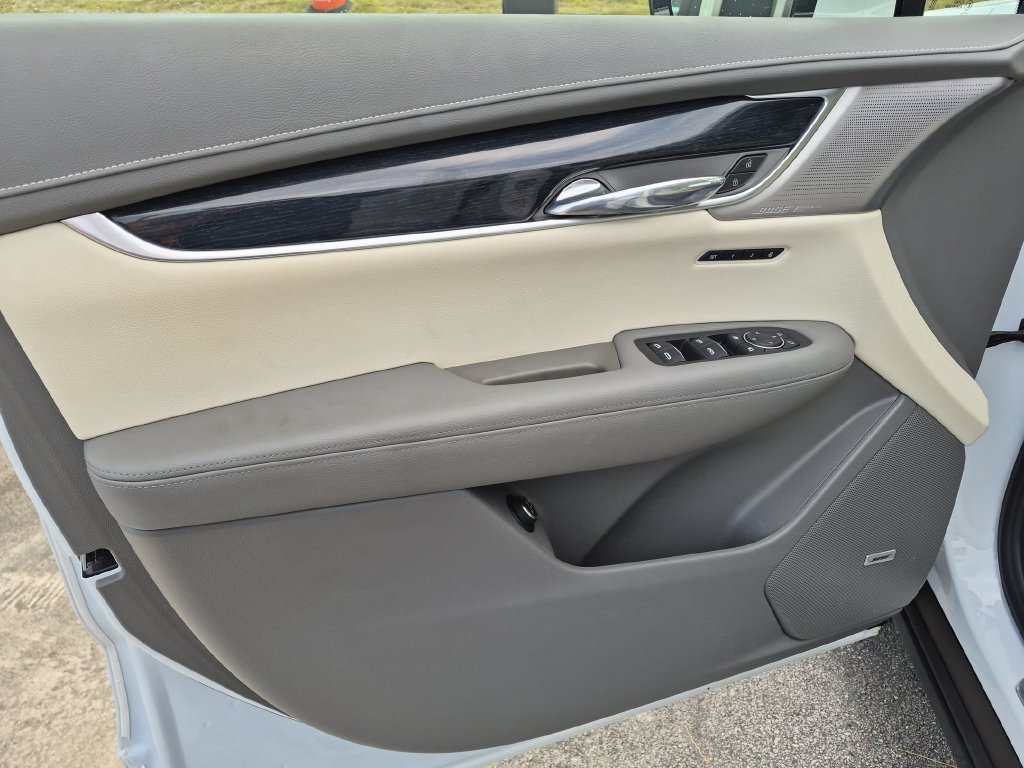Certified 2025 Cadillac XT6 Premium Luxury w/ LPO, Floor Liner Package AWD/4WD image 10