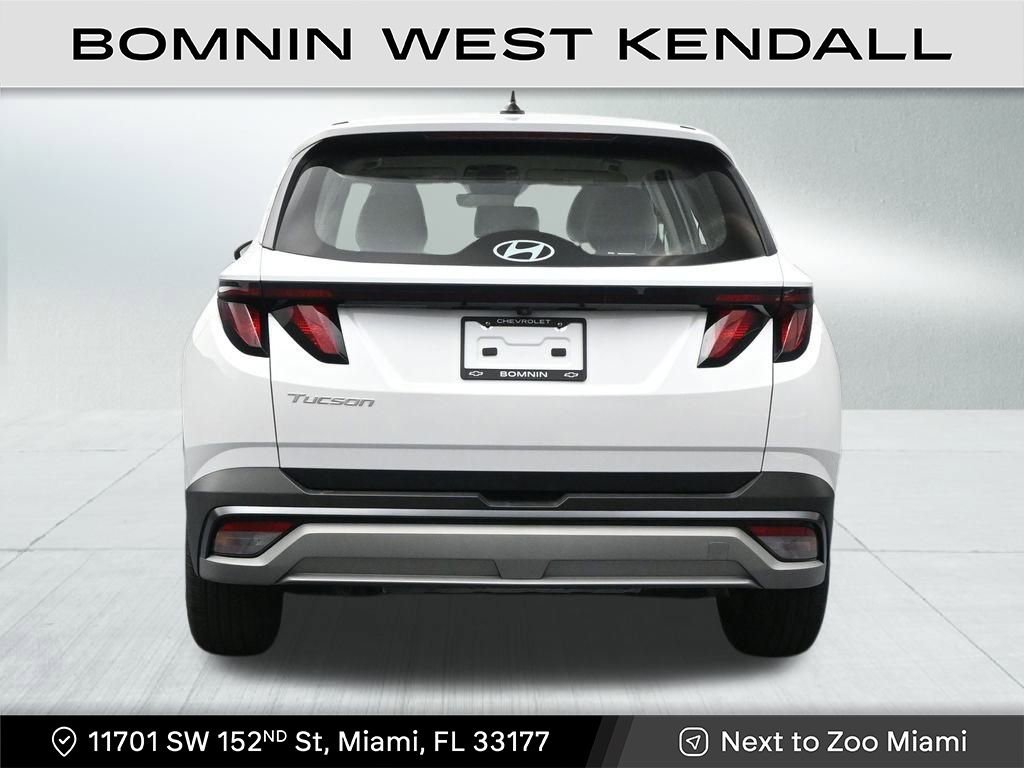 Used 2025 Hyundai Tucson SE image 4