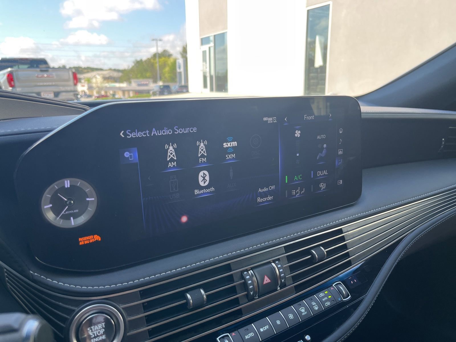 Used 2022 Lexus LS 500 w/ Accessory Package (Z2) RWD image 23