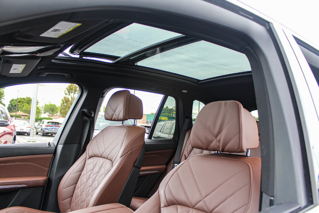 Used 2024 BMW X5 sDrive40i w/ Premium Package RWD image 22