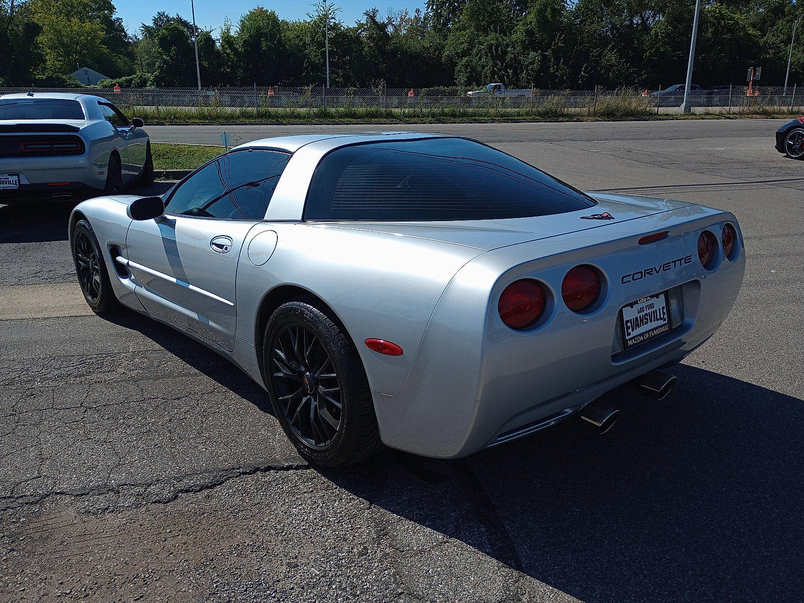 Used 2000 Chevrolet Corvette Coupe w/ Roof Pkg image 5