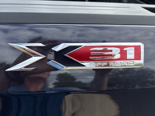 Used 2025 GMC Sierra 1500 SLT w/ SLT Premium Package AWD/4WD image 12