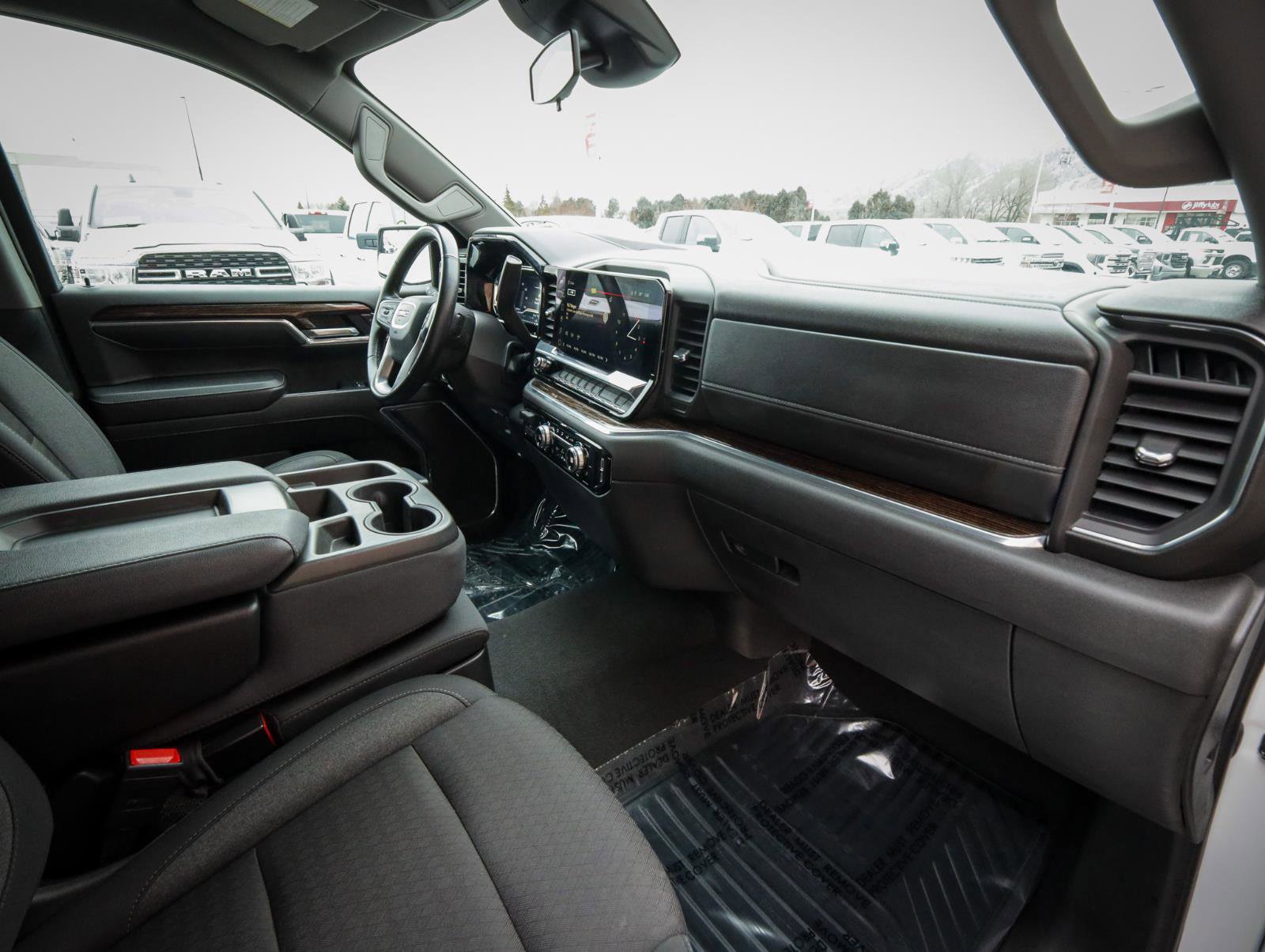 Used 2023 GMC Sierra 1500 SLE w/ X31 Off-Road Package image 22