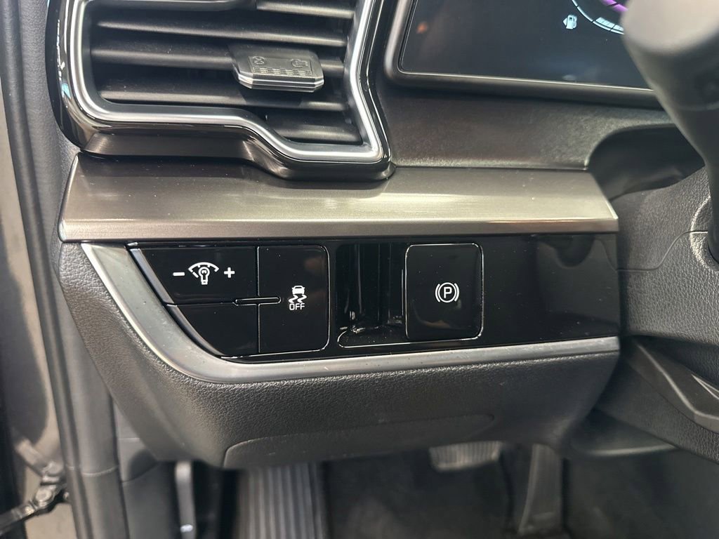 Certified 2024 Kia Sportage EX AWD/4WD image 19