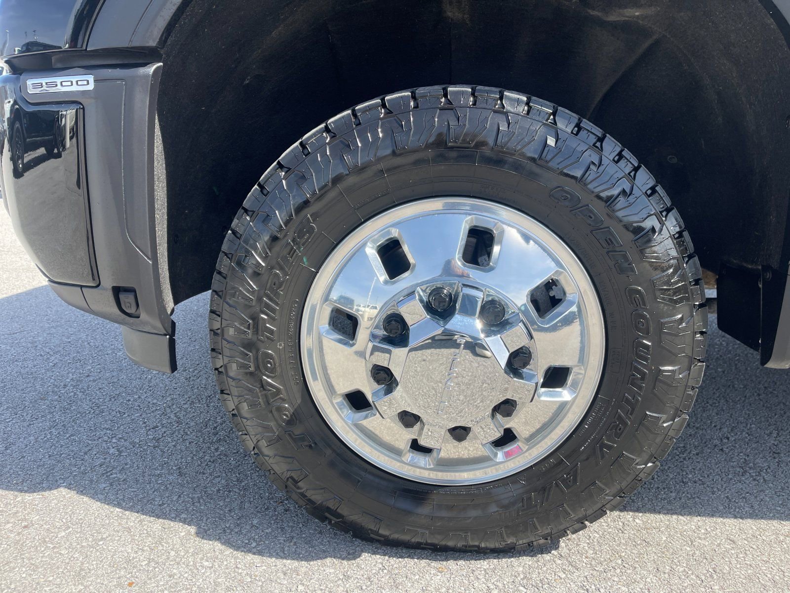 Used 2024 GMC Sierra 3500 Denali Ultimate image 32