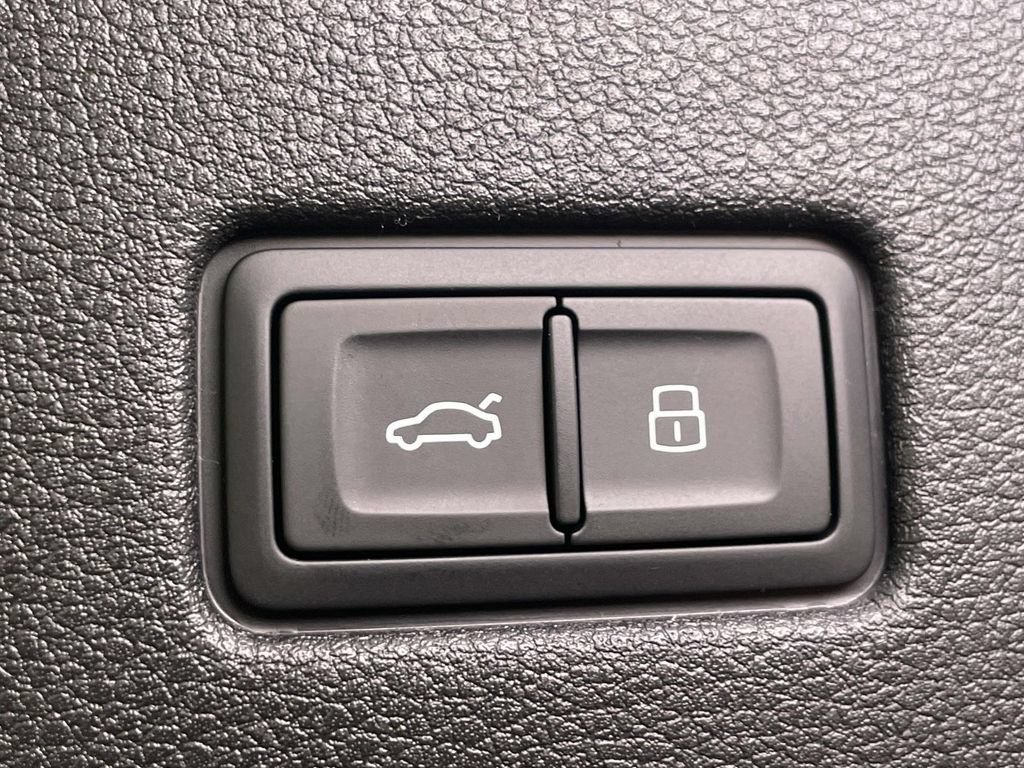 New 2026 Audi SQ8 Premium Plus AWD/4WD image 21